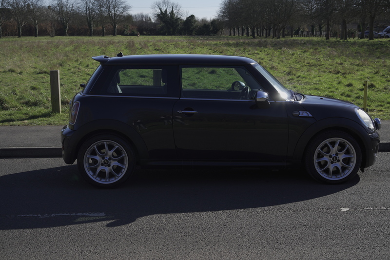 Side Profile of Mini Cooper S